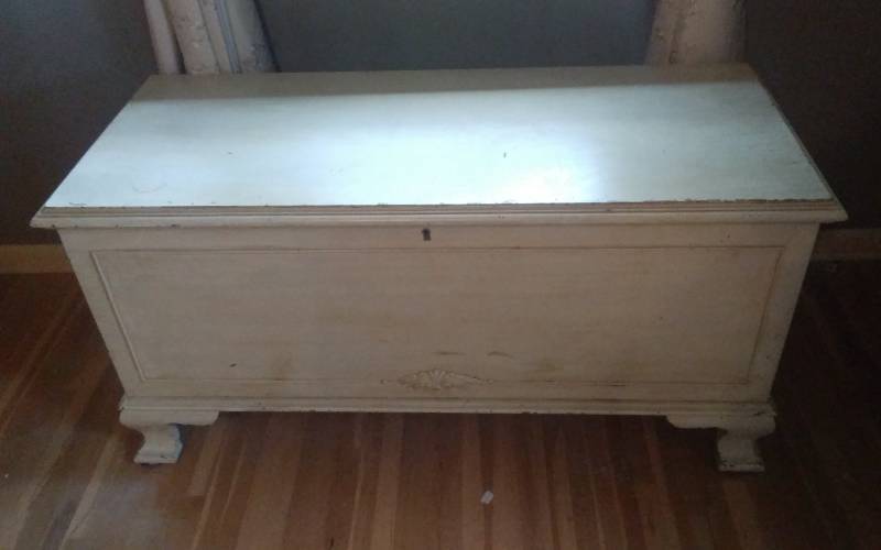 lot 51 image: Cedar Chest 45x19x22