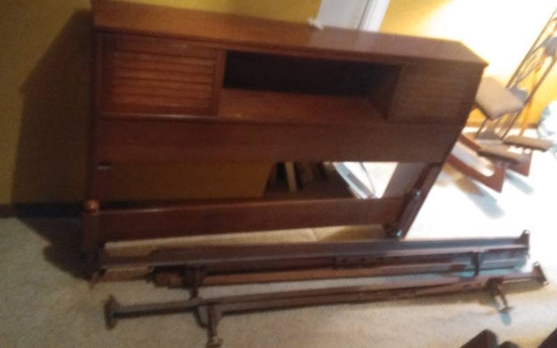 lot 58 image: Adjustable Metal Bed Frame & Book Case Head & Foot Board 58x10x40
