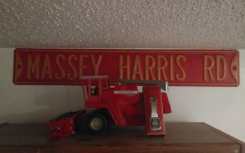 lot 79 image: Massey Ferguson Combine, Massey Harris Street Sign & Watch