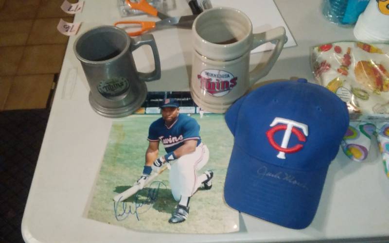lot 81 image: MN Twins Collectibles (Kirby Puckett Autographed Photo & Autographed Jack Morris Cap)