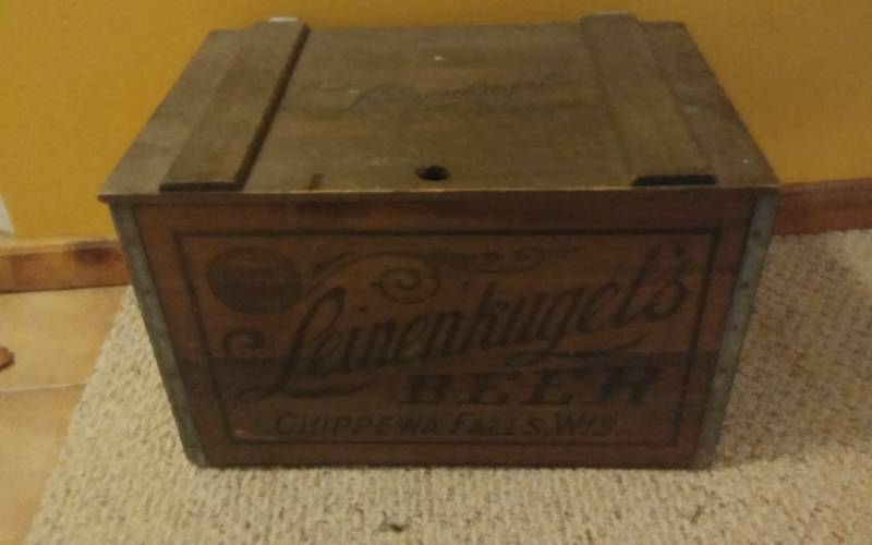 lot 87 image: Leinenkugels Wood Crate 18x12x11
