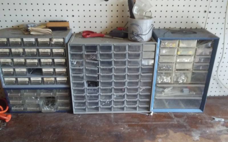 lot 89 image: 4-PartsHardware Organizers With Contents