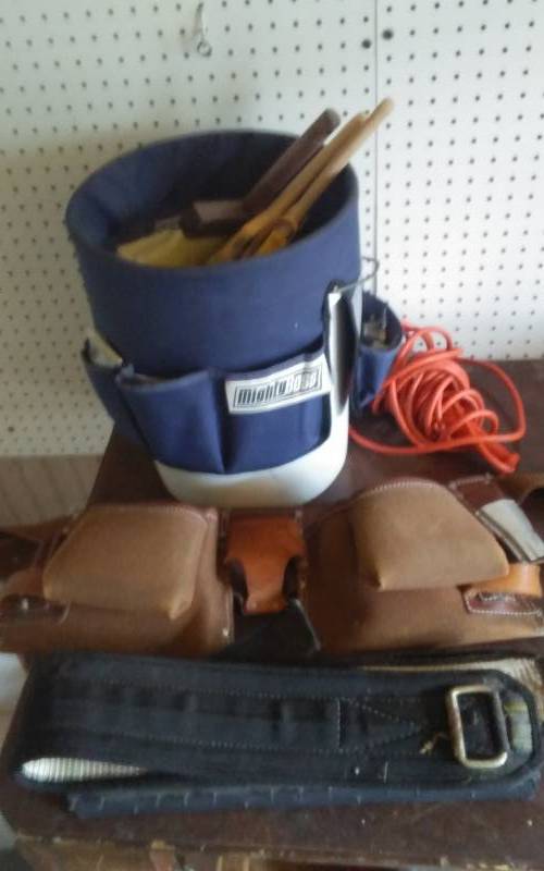 lot 91 image: Bucket Caddy, Tool Belt, Trouble Light