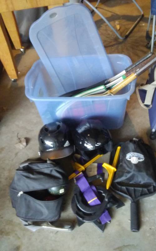lot 100 image: Tote Of Sports Bocce Ball, Tennis, Horseshoes, Batting Practice, Batting Helmet, Ski Helmet