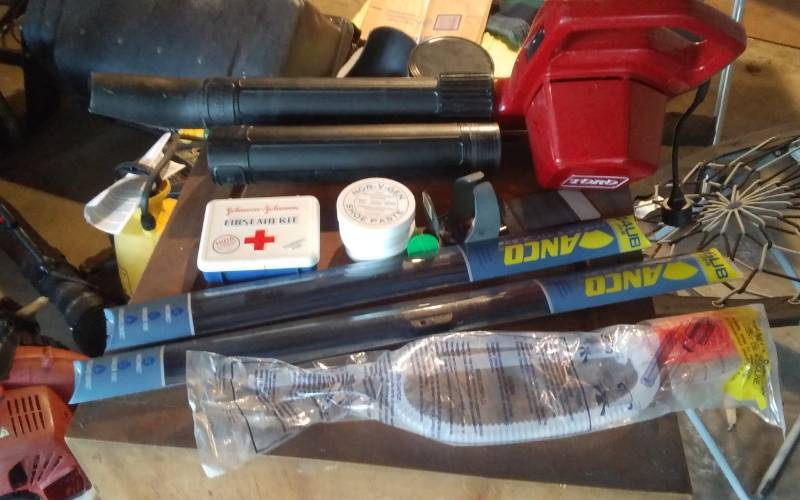 lot 102 image: Toro Electric Leaf Blower, Syphon Pump, Windshield Wipers, Misc