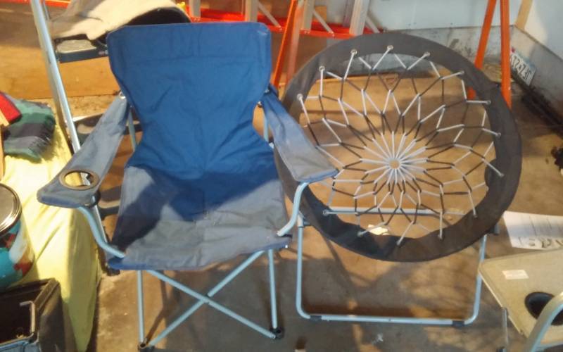 lot 104 image: Bungee Chair, Folding Camp Chair