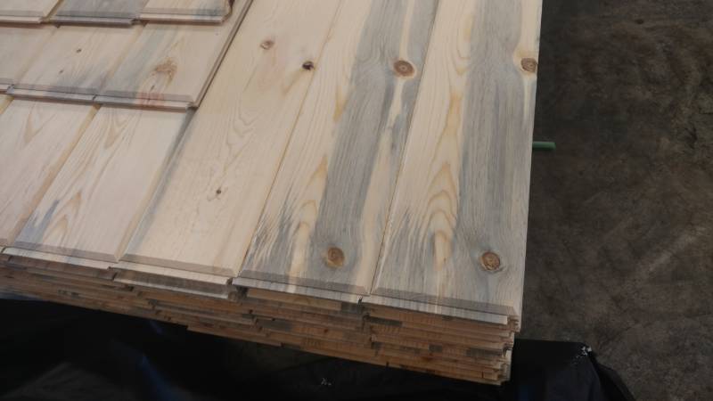 lot 121729 image: 1x8x10 Blue Stain Ponderosa Pine Tongue and Groove