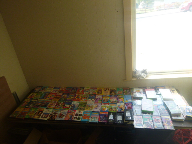 lot 17 image: VHS Movies