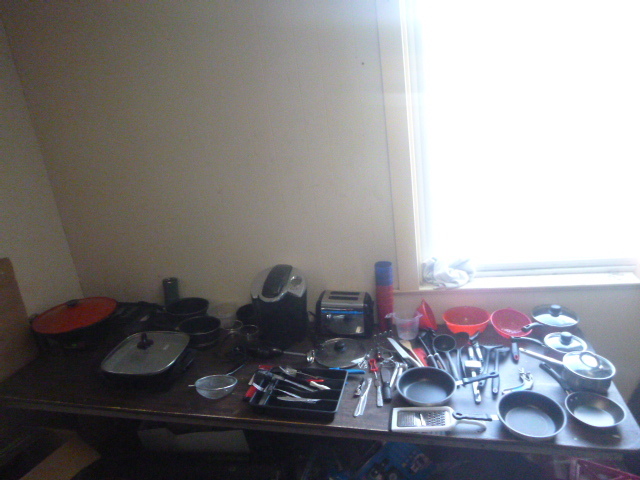 lot 20 image: Miscellaneous Kitchen Items
