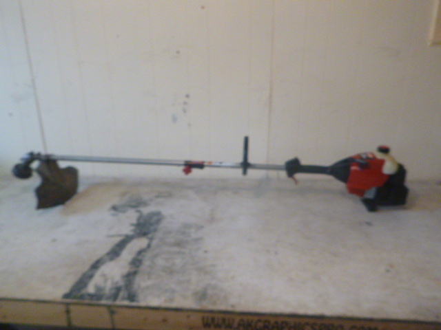 lot 30 image: Craftsman 31cc Weed Whip