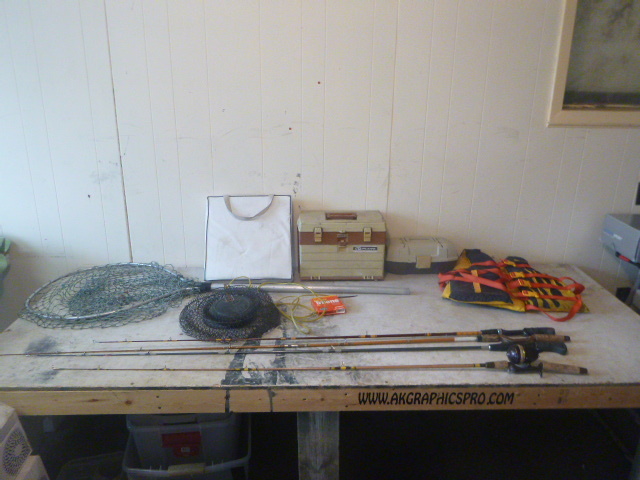 lot 32 image: Miscellaneous Fishing Items