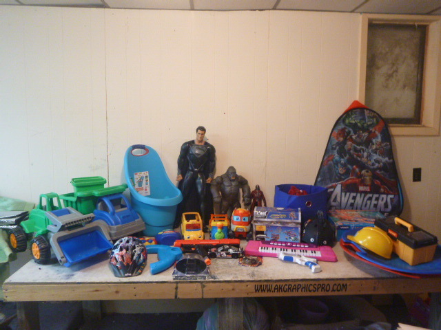 lot 56 image: Large lot of Kids Toys