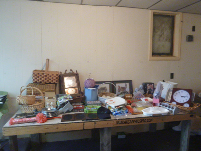 lot 59 image: Household Items