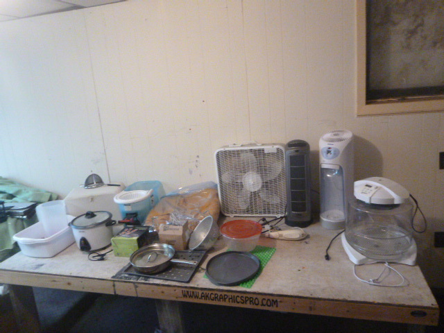 lot 60 image: Household Items