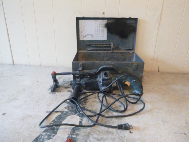 lot 81 image: Bosch Bulldog Hammer Drill
