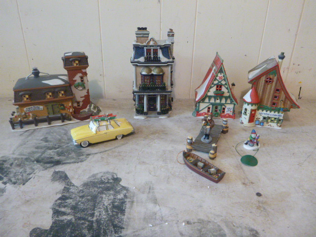 lot 91 image: Christmas Village - Heritage Village Collection