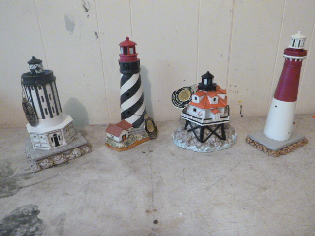 lot 92 image: Christmas Village - Light House Collection