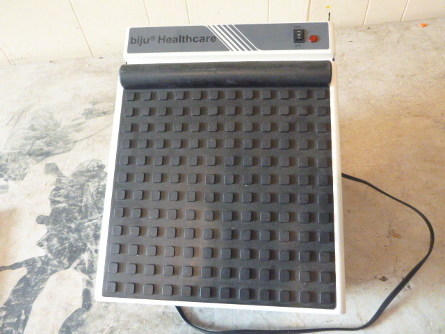 lot 100 image: Biju Healthcare Foot Massager