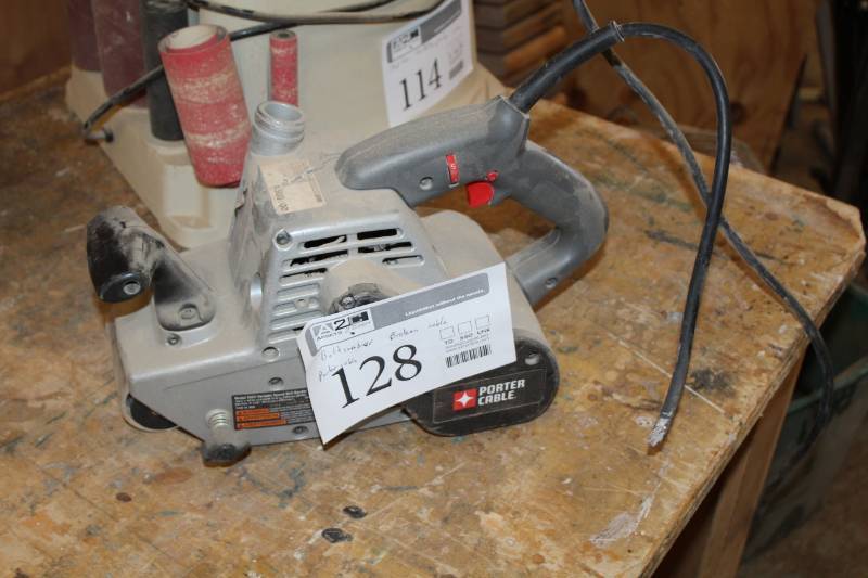 lot 128 image: Porter-Cable 4x24in. Variable Speed Belt Sander w Dust Collection