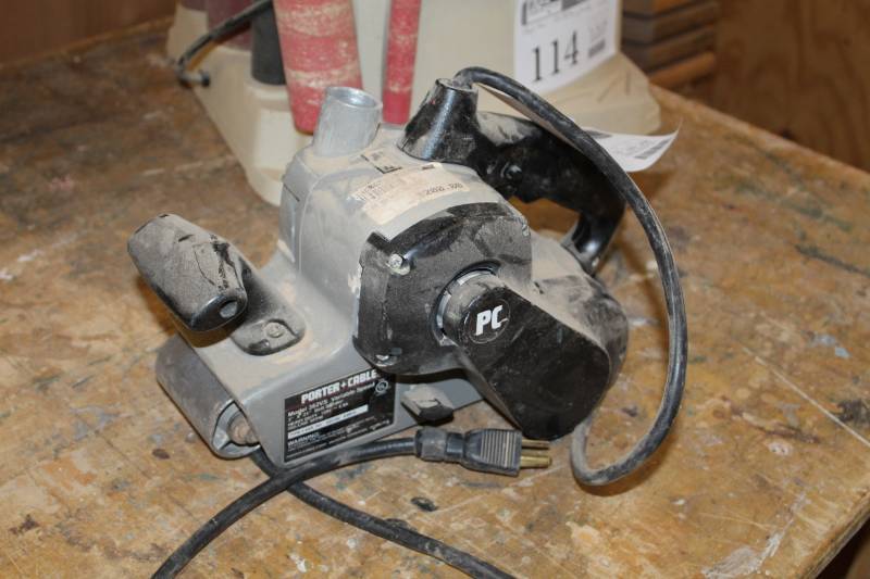 lot 133 image: Porter-Cable 3x21in. Heavy Duty Variable Speed Belt Sander