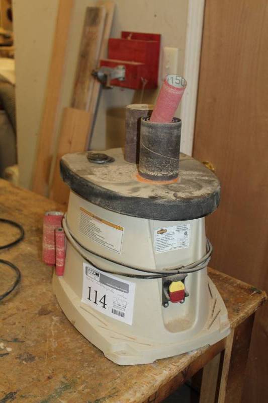 lot 114 image: 2014 Shop Fox Oscillating Spindle Sander