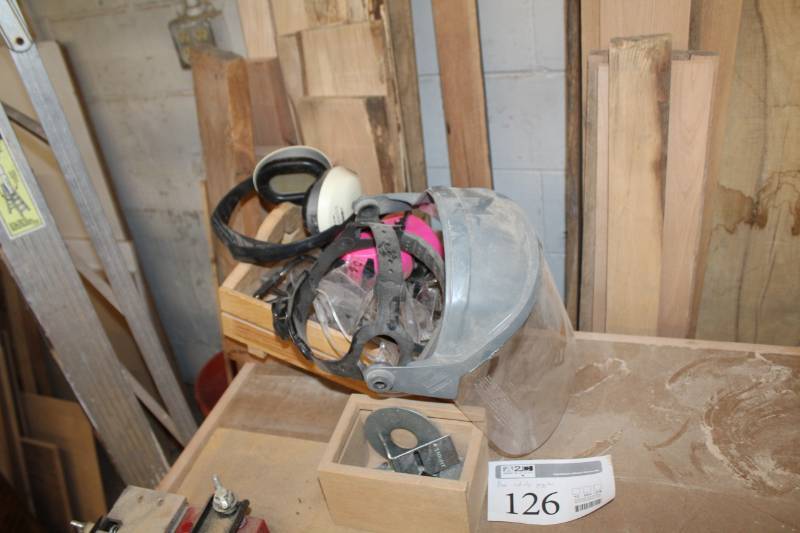 lot 126 image: Safety Goggles