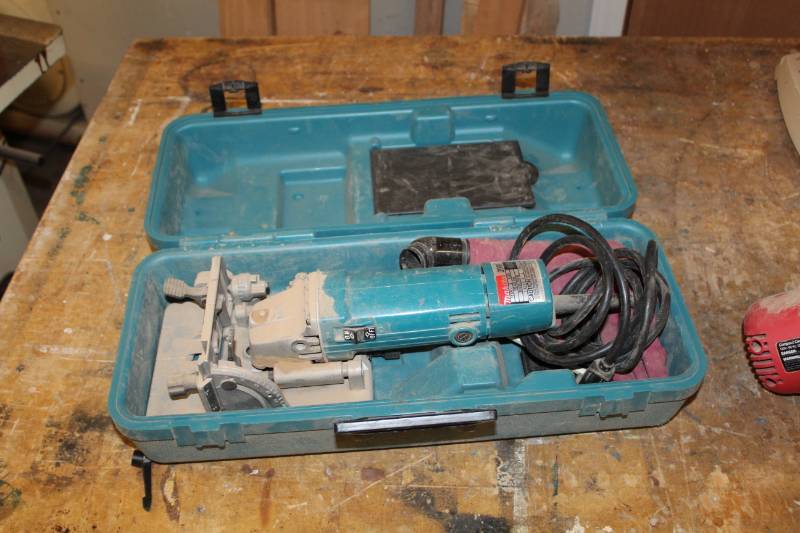 lot 130 image: Makita Sander w Case