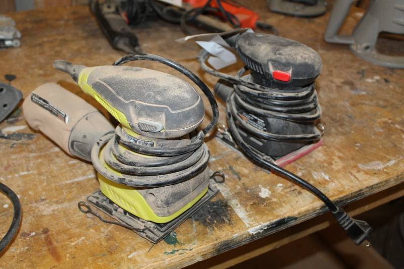 lot 137 image: Lot of (2) Palm Sanders - Ryobi, Craftsman