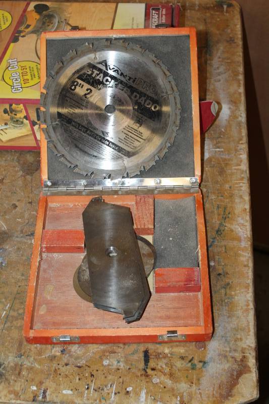 lot 121 image: 8in. Saw Blades