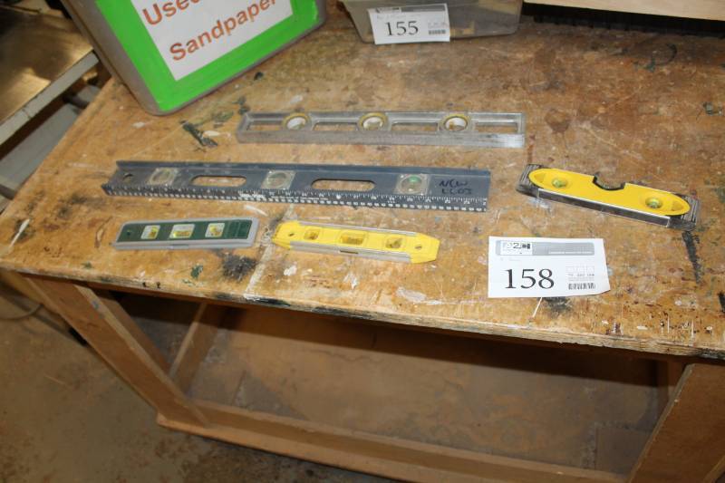 lot 158 image: Lot of (5) Levels