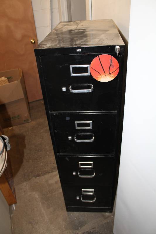 lot 171 image: 4-Drawer Metal File Cabinet w Key