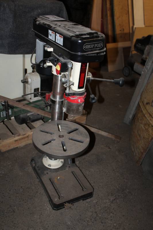 lot 109 image: Shop Fox 13-14in. Oscillating Drill Press