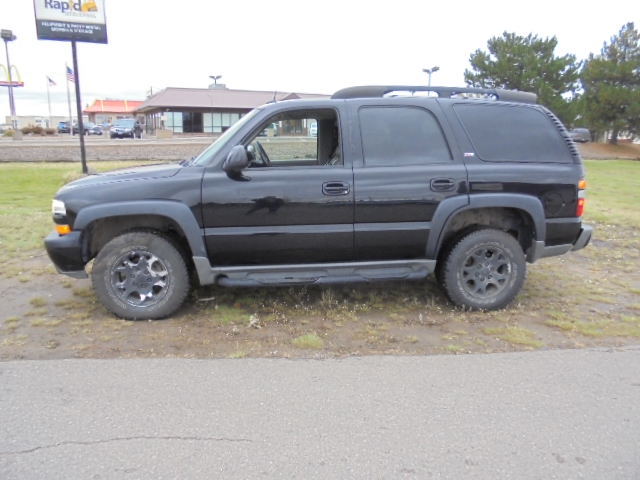 lot 2 image: 2005 Chevrolet Tahoe Z71