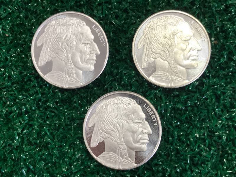 lot 16 image: 3 Silver Buffalo  Native America .999 silver 14 ounce coins