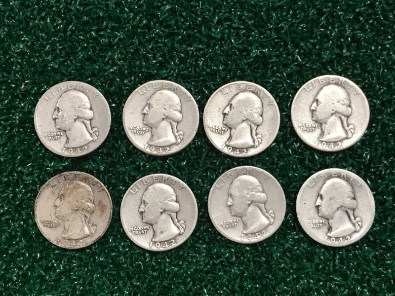 lot 24 image: Lot of 8 Washington Quarters 90% silver