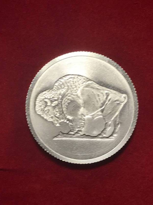 lot 27 image: One Ounce (1oz) .999 Fine Titanium Bison Coin