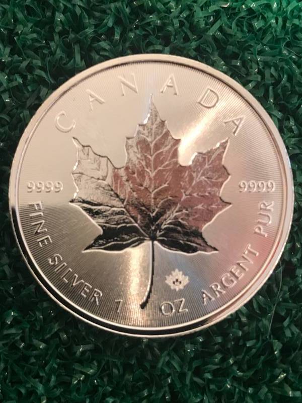 lot 60 image: 2018 Canadian .999 Silver Maple 1oz Coin