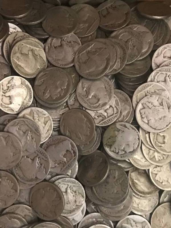 lot 70 image: 200 Buffalo Nickels Coins