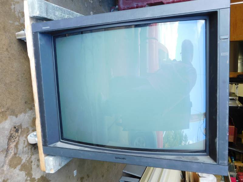lot 11 image: Sony Trinitron  PVM3230 Color Video Monitor