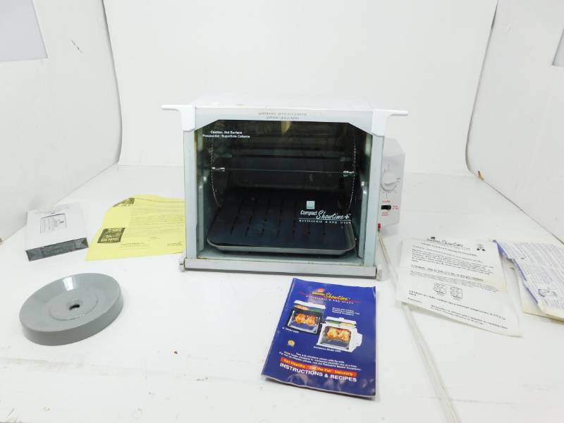 lot 31 image: Ronco Smaller Showtime Rotisserie & BBQ Oven