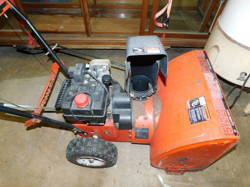 lot 24 image: MTD Yard Machines Snow Blower
