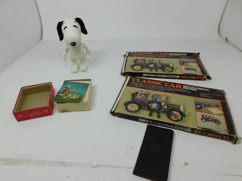 lot 51 image: Two Classic Car Photo Frames-Vintage Christmas Cards-1908 Calendar Daily Planner-Snoopy Dog