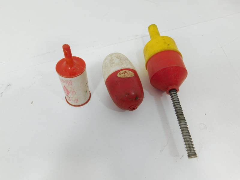 lot 56 image: Three Vintage Bobbers For Fishing Or Collecting