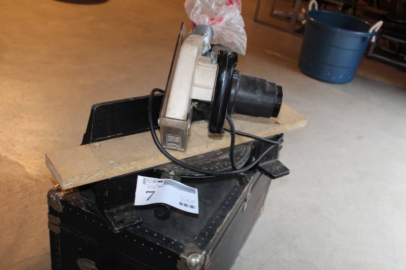 lot 7 image: DeWalt 10in. Power Miter Box
