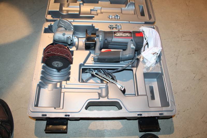 lot 66 image: Rotozip Revolution Spiral Saw w Case