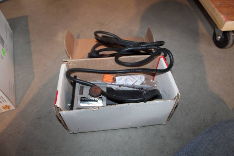 lot 96 image: Porter-Cable Router