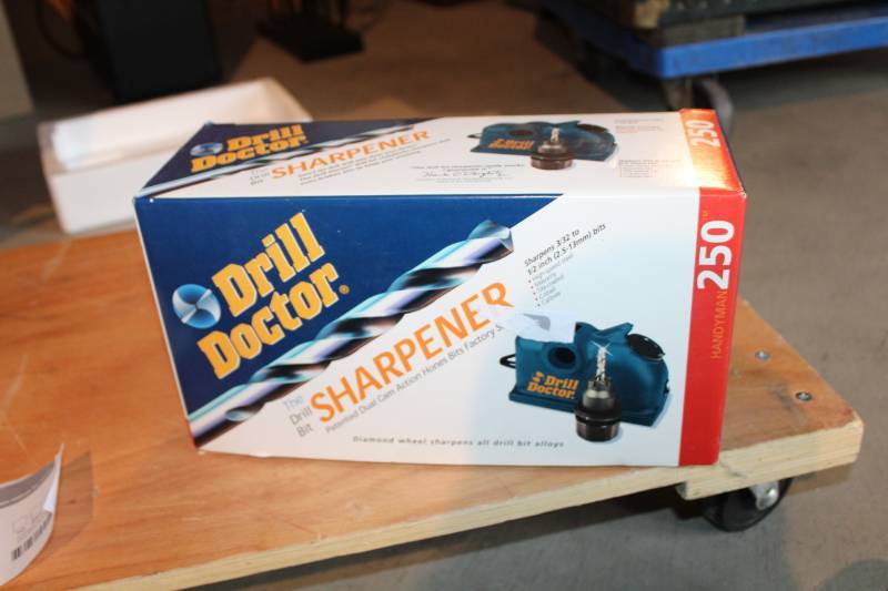 lot 60 image: Drill Doctor 250 Drill Bit Sharpener