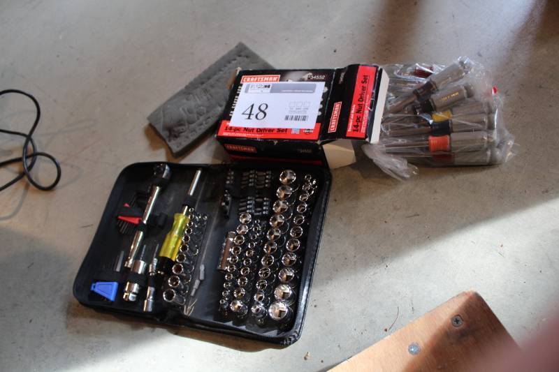 lot 48 image: Craftsman 14-Piece Standard and Metric Nut Driver Set, Screwdriver Set
