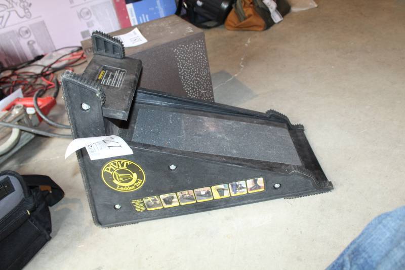 lot 172 image: PiVit Ladder Tool