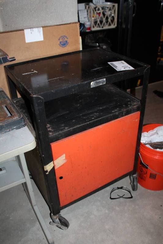 lot 20 image: Rolling Work Table